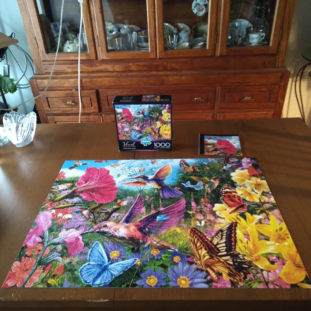 Hummingbird Garden 1000pc Puzzle